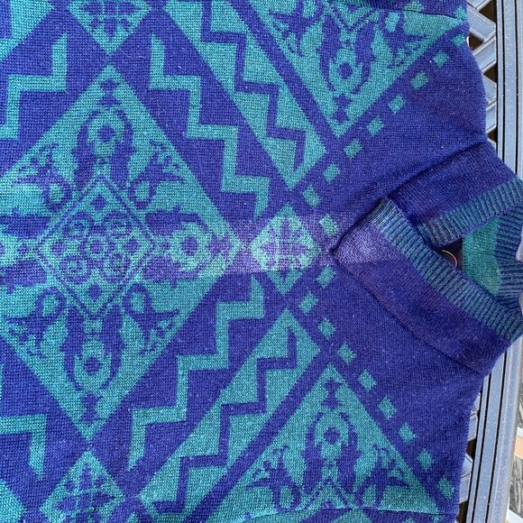 Vintage Bogner - Nordic Ski Sweater - 100% Wool - Geometric Navy Blue and Green - Picture 4 of 16